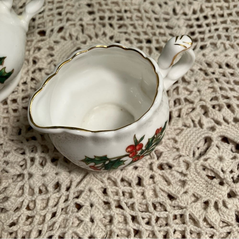 A Cup Of Christmas Cream & Sugar Set Waldman House Tom Hegg Hanson Bone China - Picture 4 of 11